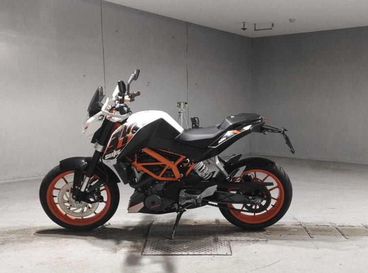 Мотоцикл KTM 390 DUKE с пробегом 2649 km