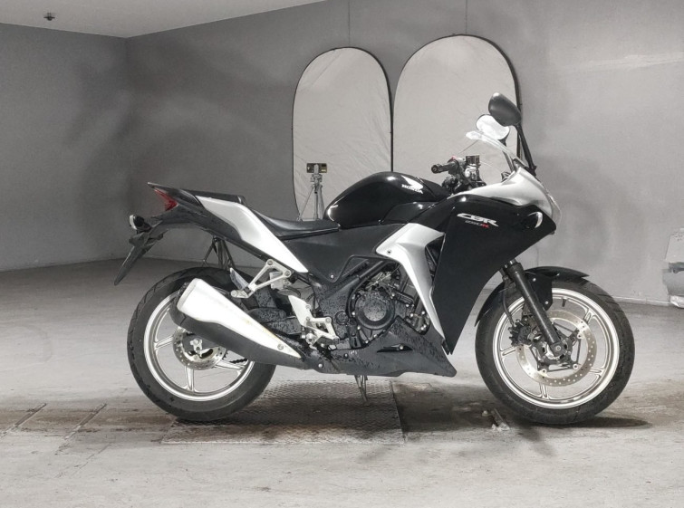 Мотоцикл Honda CBR250R с пробегом 4897 km