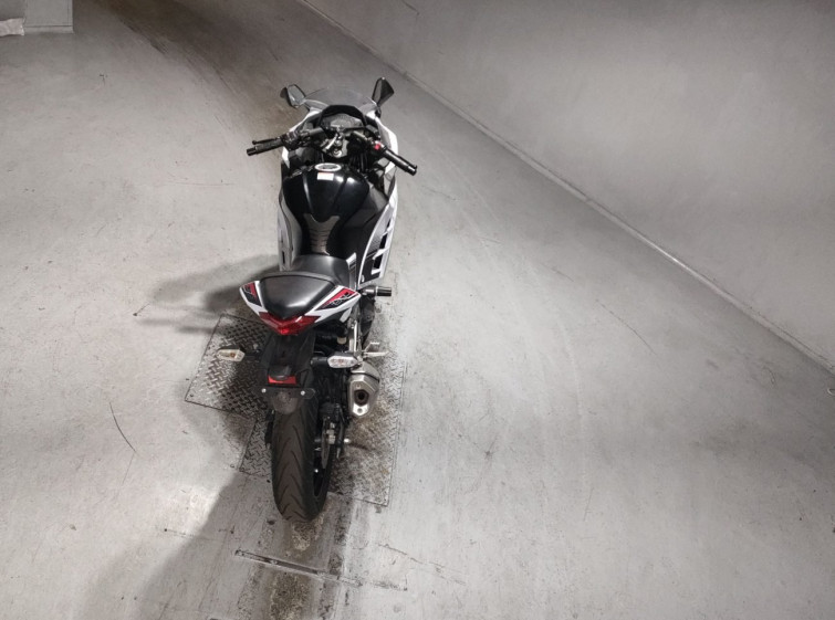 Мотоцикл Kawasaki NINJA250 з пробігом 28895 km