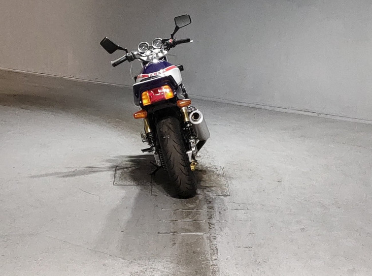 Мотоцикл Honda CB400SFV с пробегом 27424 km