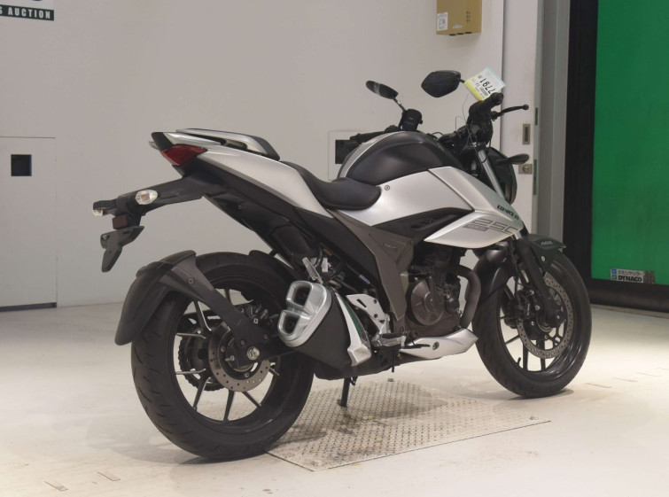 Мотоцикл Suzuki GIXXER250 с пробегом 3891 km