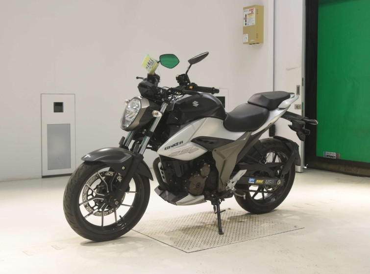Мотоцикл Suzuki GIXXER250 с пробегом 3891 km