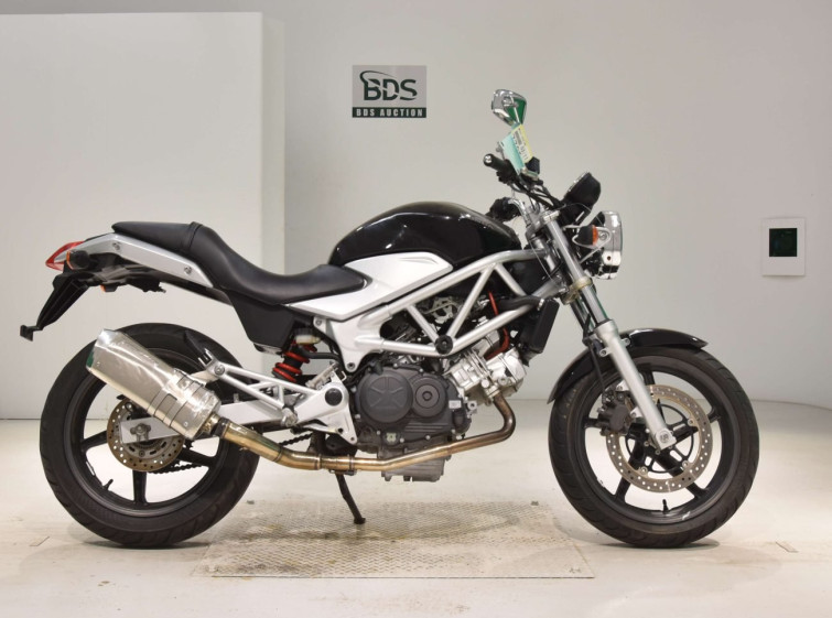 Мотоцикл Honda VTR250 з пробігом 23630 km