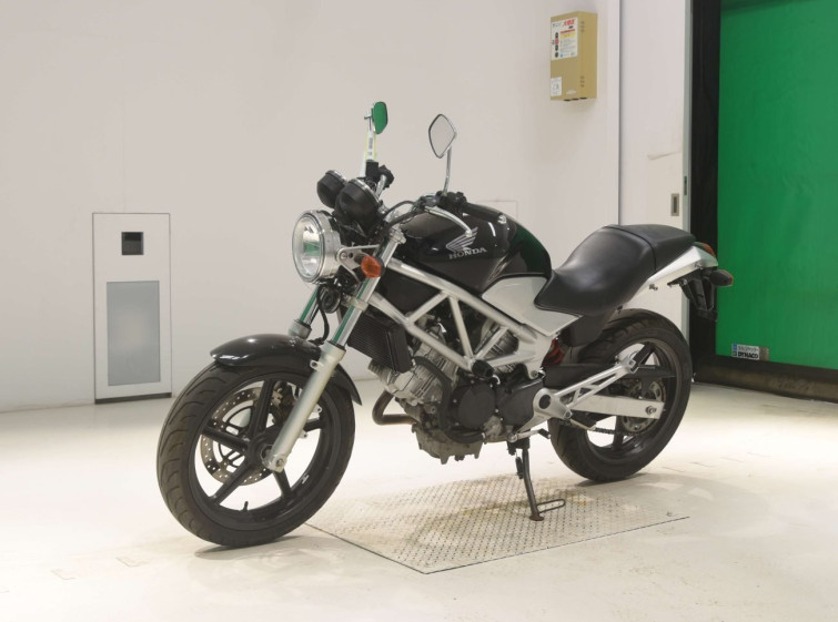 Мотоцикл Honda VTR250 з пробігом 23630 km