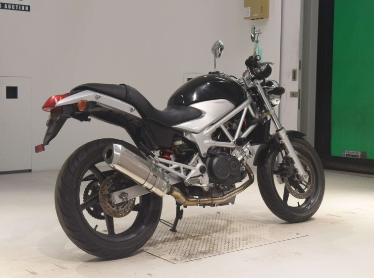 Мотоцикл Honda VTR250 з пробігом 23630 km