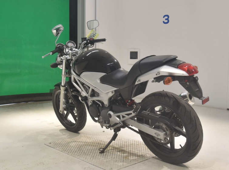 Мотоцикл Honda VTR250 з пробігом 23630 km