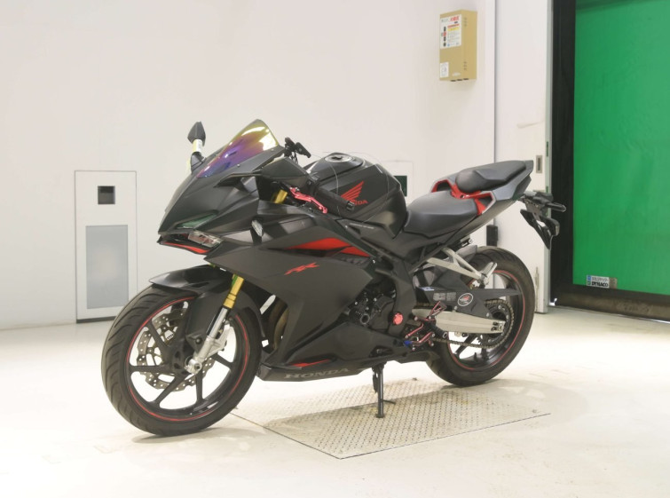 Мотоцикл Honda CBR250RR с пробегом 15847 km