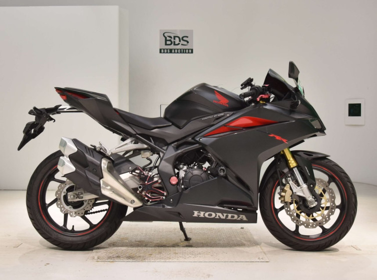 Мотоцикл Honda CBR250RR с пробегом 15847 km