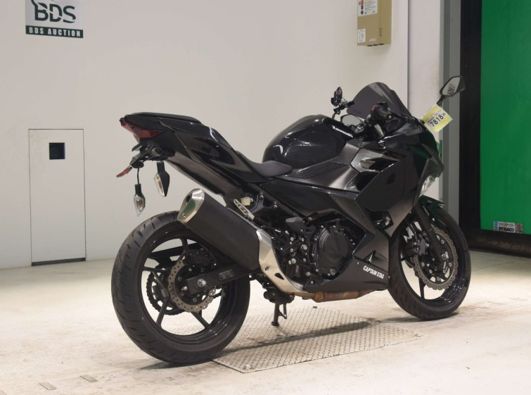 Мотоцикл Kawasaki NINJA400 с пробегом 4377 km