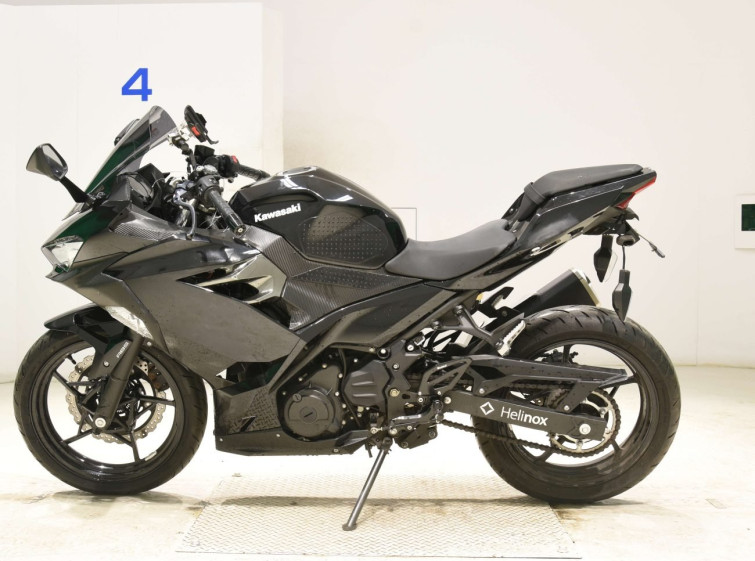 Мотоцикл Kawasaki NINJA400 с пробегом 4377 km
