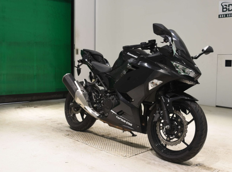 Мотоцикл Kawasaki NINJA400 с пробегом 4377 km