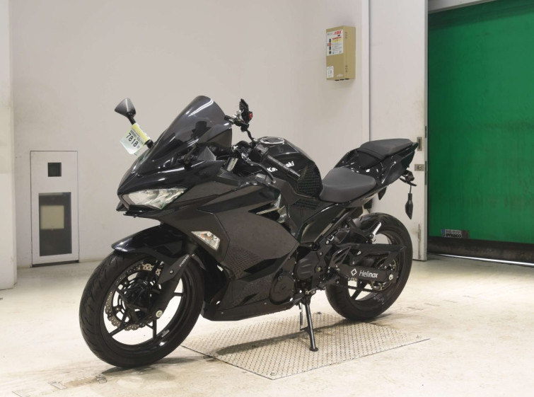 Мотоцикл Kawasaki NINJA400 с пробегом 4377 km