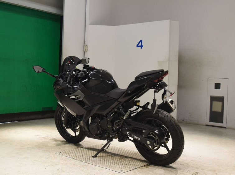 Мотоцикл Kawasaki NINJA400 с пробегом 4377 km