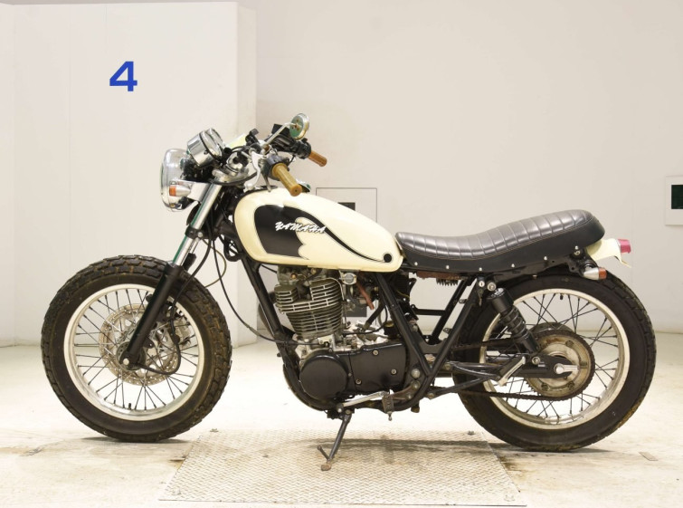 Мотоцикл Yamaha SR400 с пробегом 26857 km