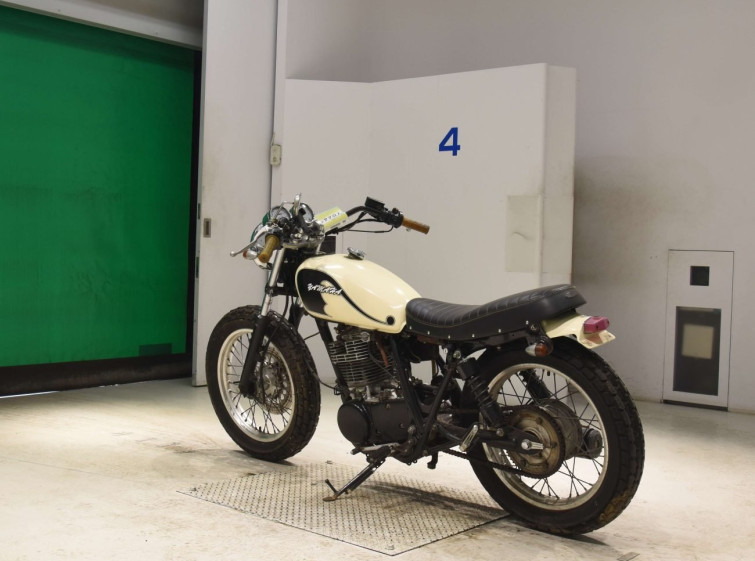 Мотоцикл Yamaha SR400 с пробегом 26857 km