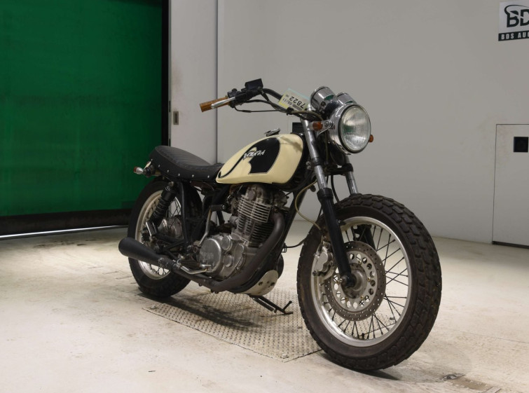Мотоцикл Yamaha SR400 с пробегом 26857 km