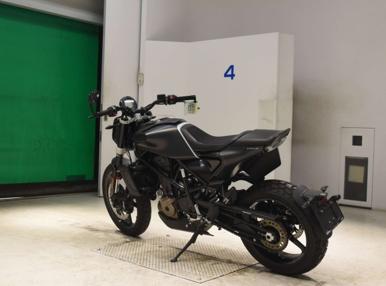 Мотоцикл Husqvarna SVARTPILEN 701 з пробігом 7865 km