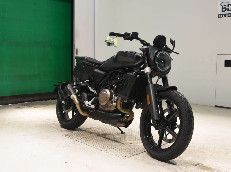 Мотоцикл Husqvarna SVARTPILEN 701 з пробігом 7865 km