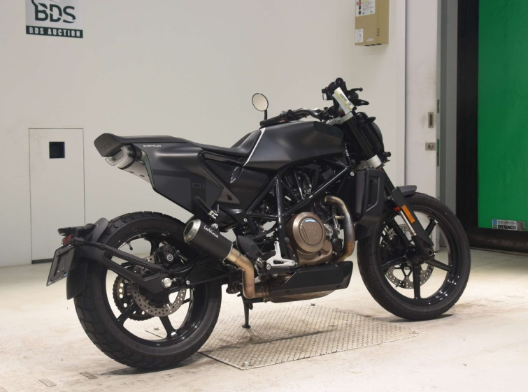 Мотоцикл Husqvarna SVARTPILEN 701 з пробігом 7865 km