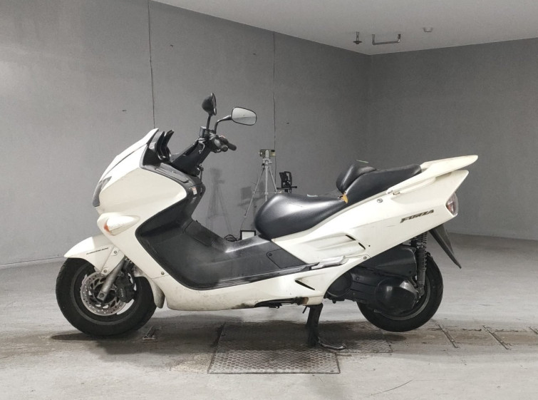 Мотоцикл Honda FORZA с пробегом 5042 km