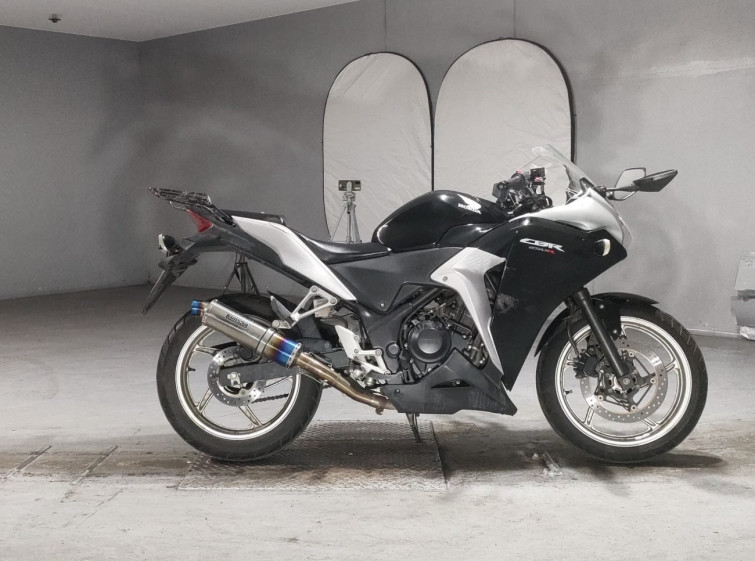 Мотоцикл Honda CBR250R с пробегом 25070 km