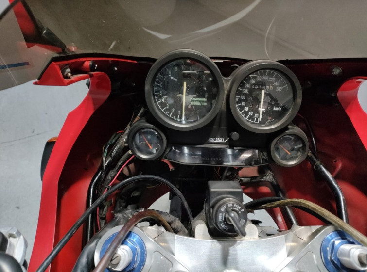 Мотоцикл Kawasaki GPZ900R з пробігом 43149 km