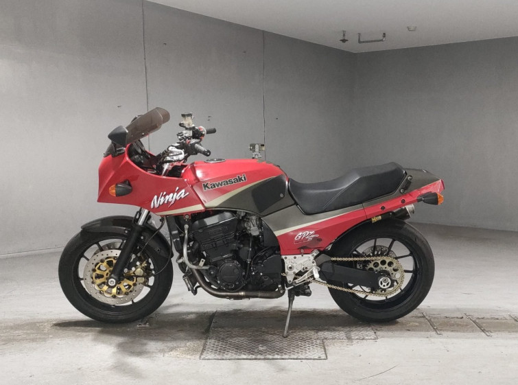 Мотоцикл Kawasaki GPZ900R з пробігом 43149 km