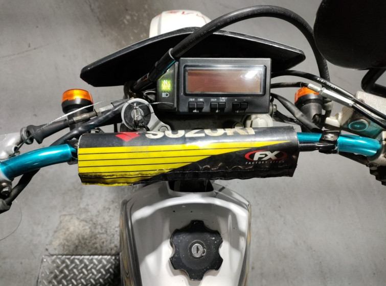 Мотоцикл Suzuki DR250R