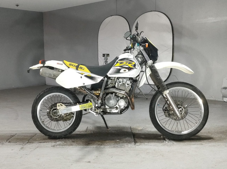 Мотоцикл Suzuki DR250R