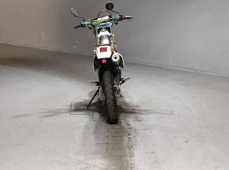 Мотоцикл Suzuki DR250R