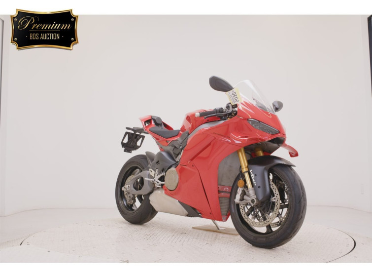Мотоцикл Ducati PANIGALE V4S з пробігом 915 km