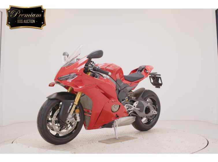 Мотоцикл Ducati PANIGALE V4S з пробігом 915 km
