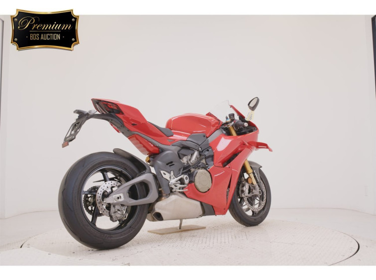 Мотоцикл Ducati PANIGALE V4S з пробігом 915 km