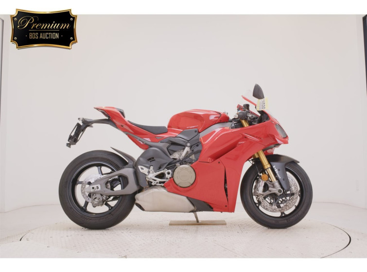 Мотоцикл Ducati PANIGALE V4S з пробігом 915 km