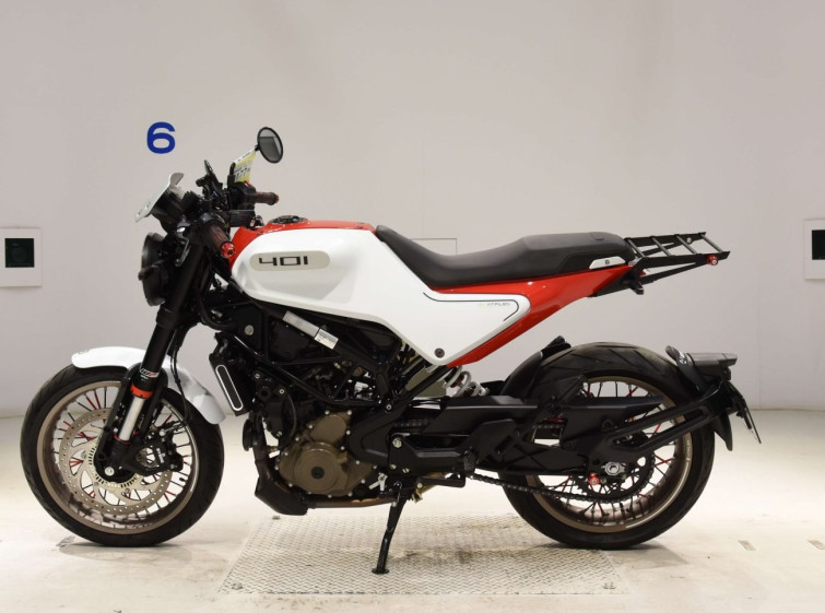 Мотоцикл Husqvarna VITPILEN 401 з пробігом 2658 km