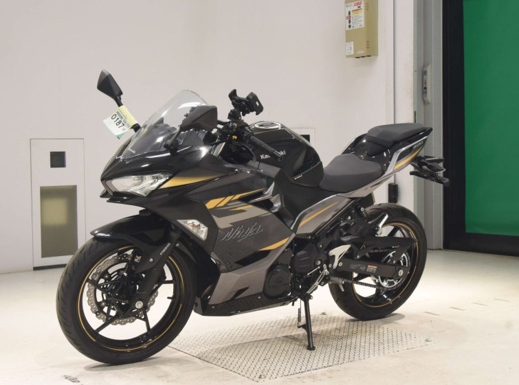 Мотоцикл Kawasaki NINJA400 з пробігом 14257 km