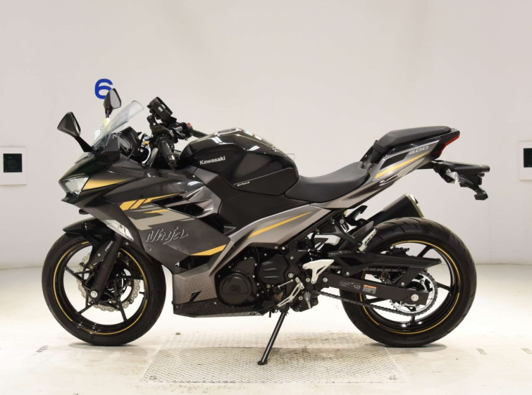 Мотоцикл Kawasaki NINJA400 з пробігом 14257 km