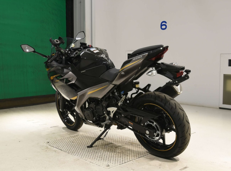 Мотоцикл Kawasaki NINJA400 з пробігом 14257 km