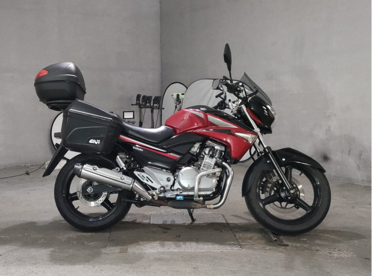 Мотоцикл Suzuki GSR250 з пробігом 66867 km