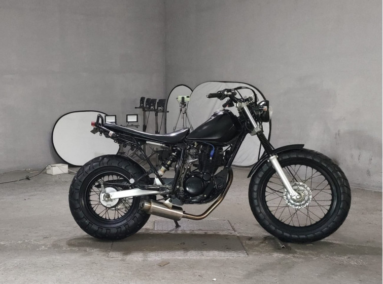 Мотоцикл Yamaha TW200 с пробегом 10479 km