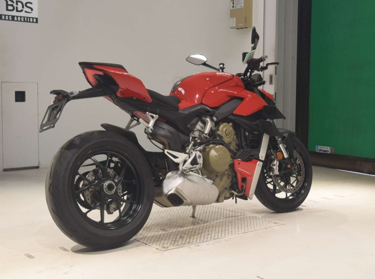 Мотоцикл Ducati STREET FIGHTER V4 с пробегом 7003 km