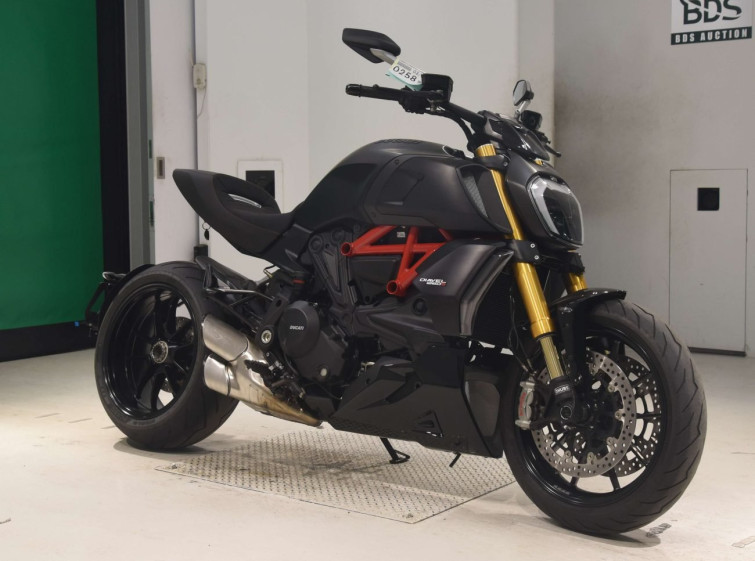 Мотоцикл Ducati DIAVEL 1260S с пробегом 5406 km