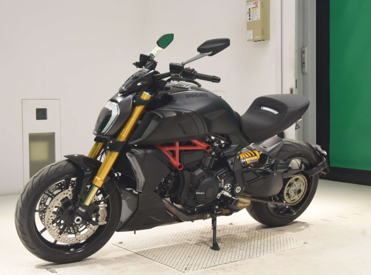Мотоцикл Ducati DIAVEL 1260S с пробегом 5406 km