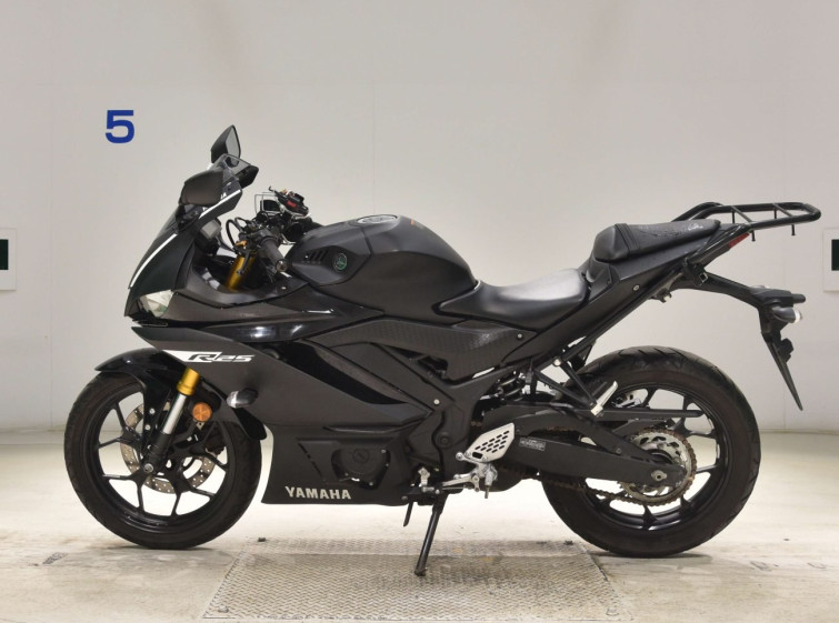 Мотоцикл Yamaha YZF-R25 с пробегом 13075 km