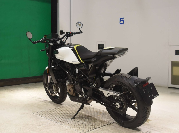 Мотоцикл Husqvarna VITPILEN701 з пробігом 29411 km