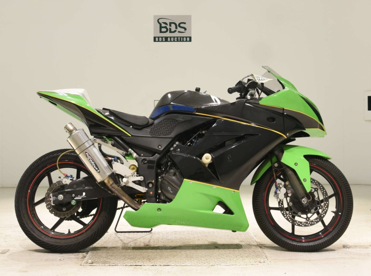 Мотоцикл Kawasaki NINJA250
