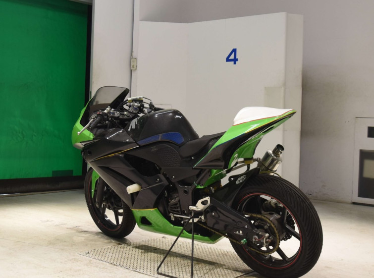 Мотоцикл Kawasaki NINJA250
