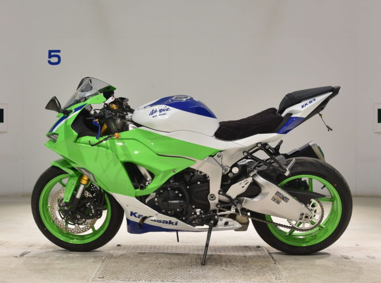 Мотоцикл Kawasaki ZX-6RA с пробегом 1220 km