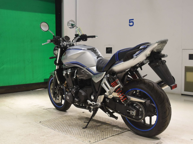 Мотоцикл Honda CB1300SF с пробегом 2418 km