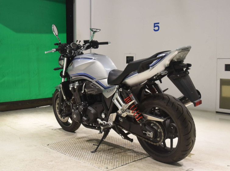 Мотоцикл Honda CB1300SF з пробігом 4306 km